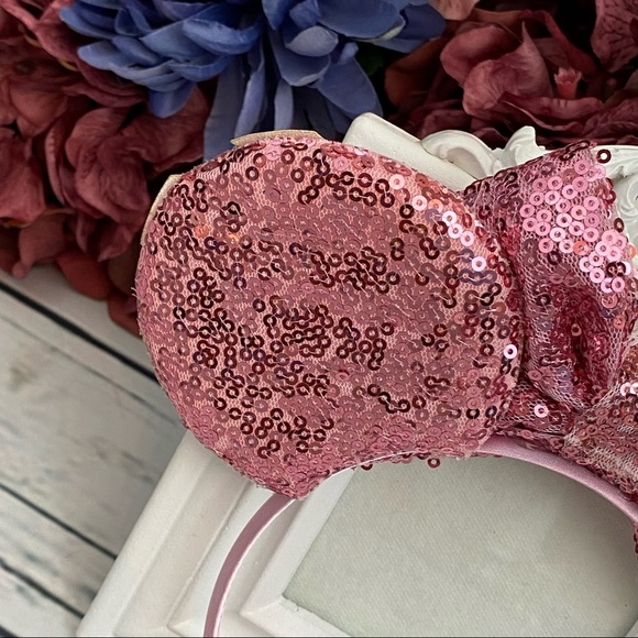 Minnie Mouse Candy Swirl Sequin Headband with Bow - Picture 8 of 12